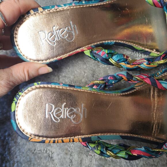 REFRESH TEAL FLORAL KITTEN HEEL THONG SANDALS WOMENS SIZE 6.5 - Picture 6 of 10